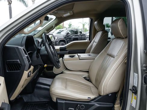 Used 2018 Ford F150 XLT w/ Equipment Group 302A Luxury AWD/4WD image 18