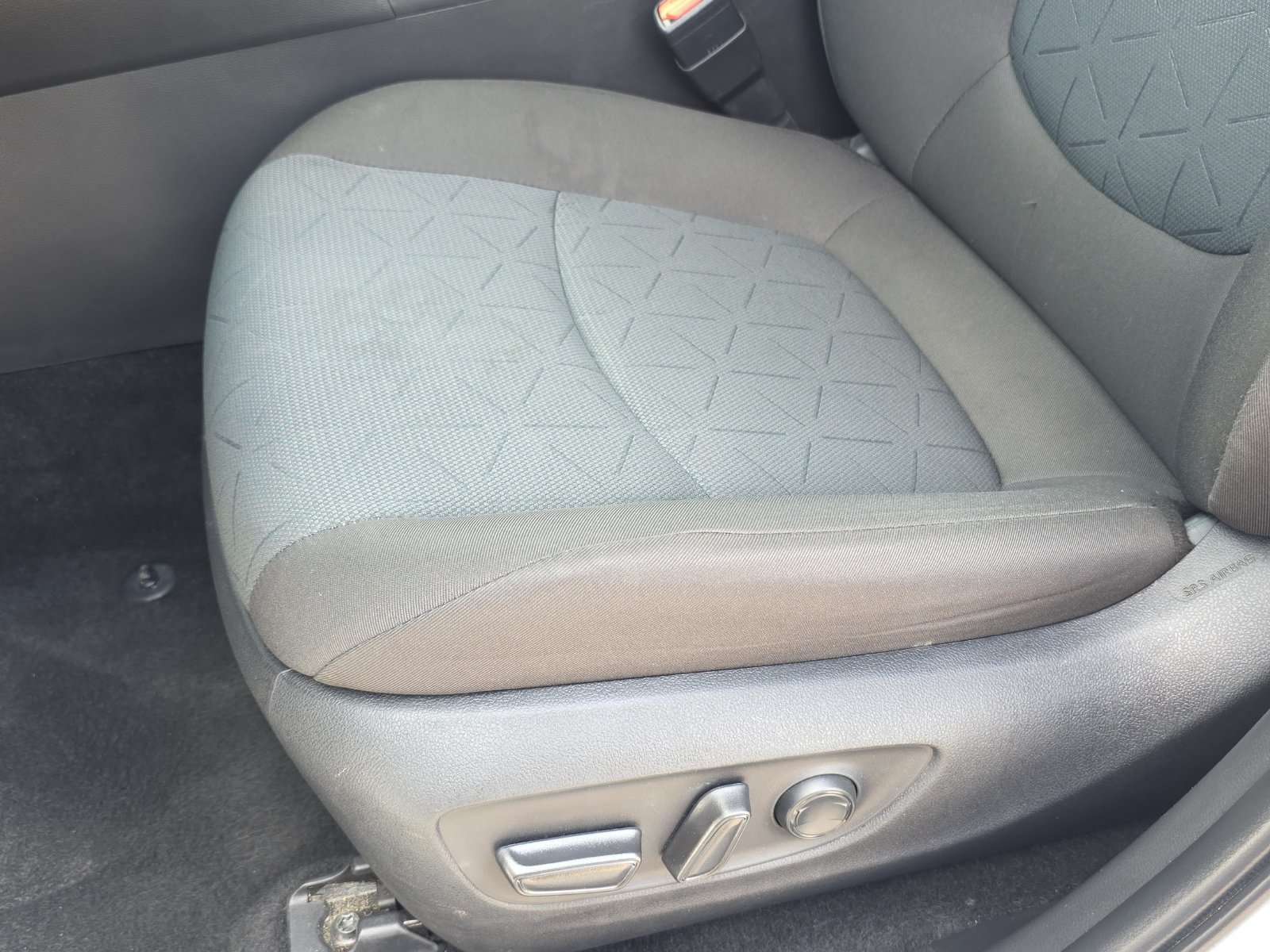 Used 2025 Toyota RAV4 XLE FWD image 26