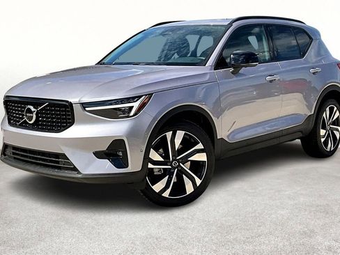 New 2026 Volvo XC40 B5 Ultra w/ Protection Package Premier image 2