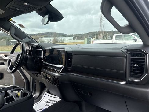 Used 2024 Chevrolet Silverado 1500 LT image 30