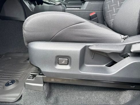 Used 2026 Toyota Tacoma SR5 AWD/4WD image 18