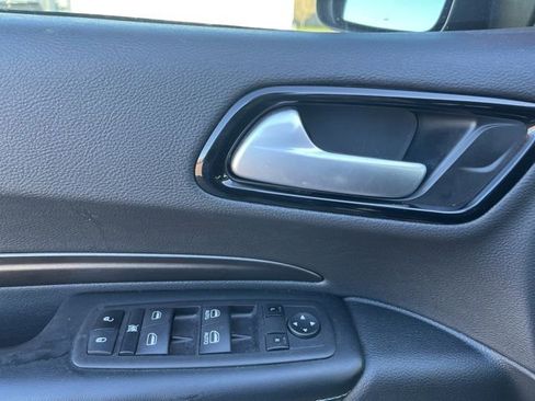 Used 2022 Dodge Durango SXT w/ Anodized Platinum Package image 13