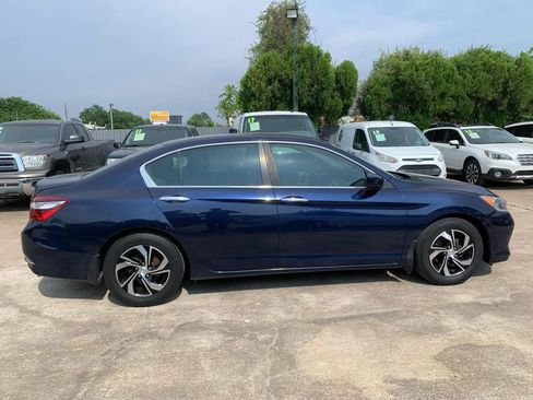 Used 2017 Honda Accord LX image 8