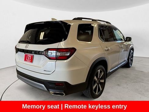 Used 2023 Honda Pilot Touring image 6
