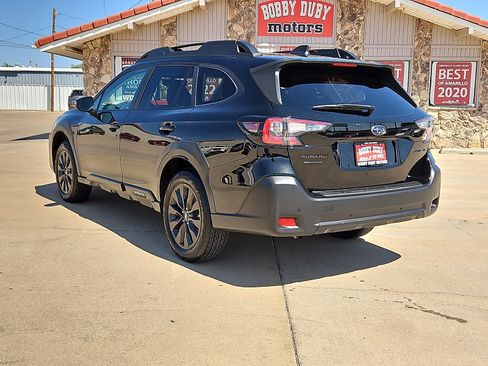 Used 2025 Subaru Outback Onyx Edition AWD/4WD image 2