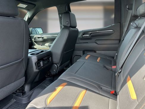 Used 2023 GMC Sierra 1500 AT4 w/ AT4 Preferred Package image 11