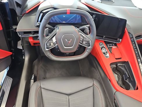 Used 2024 Chevrolet Corvette Stingray Premium Conv w/ Z51 Performance Package RWD image 11
