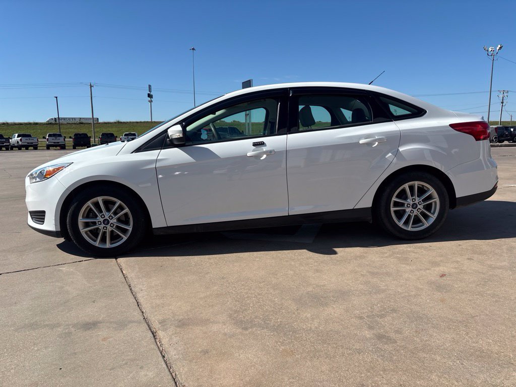 Used 2015 Ford Focus SE FWD image 4
