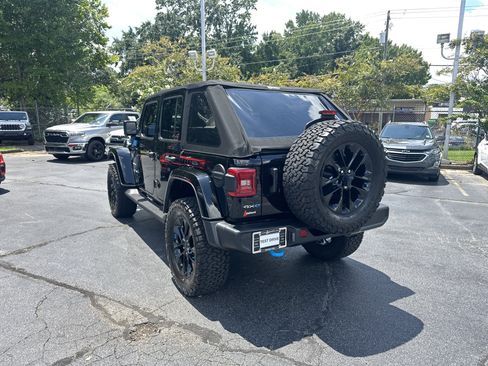 Used 2023 Jeep Wrangler Unlimited Sahara AWD/4WD image 7