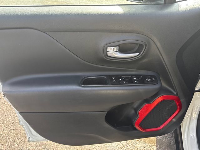 Certified 2023 Jeep Renegade Trailhawk AWD/4WD image 20