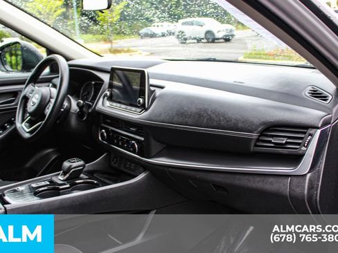 Used 2024 Nissan Rogue S FWD image 23