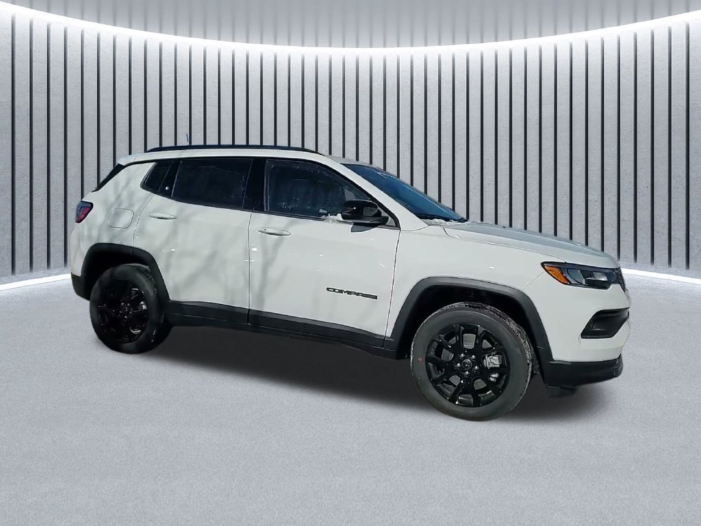 New 2026 Jeep Compass Latitude AWD/4WD image 3