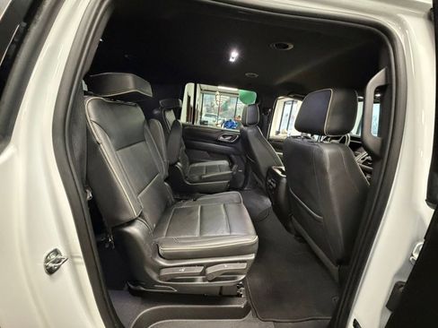 Used 2023 Chevrolet Suburban Premier image 30