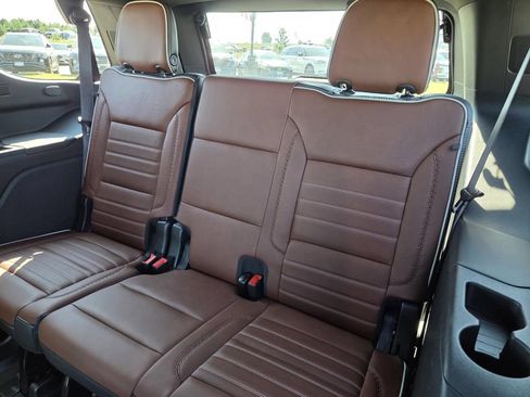 Used 2023 GMC Yukon Denali Ultimate w/ LPO, Floor Liner Package AWD/4WD image 29