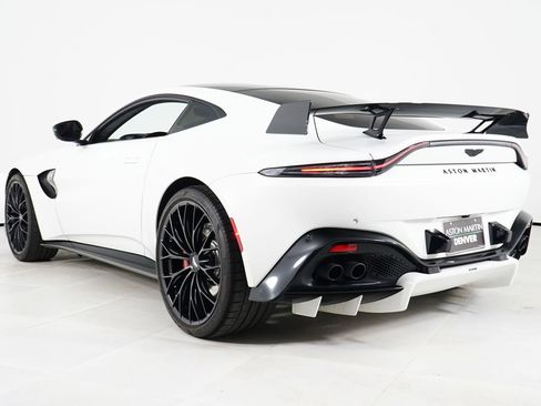 Used 2023 Aston Martin V8 Vantage Coupe RWD image 18