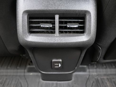 Used 2023 GMC Terrain SLE w/ Driver Convenience Package AWD/4WD image 17