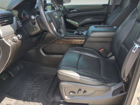 Used 2017 Chevrolet Tahoe LT w/ Luxury Package AWD/4WD image 10