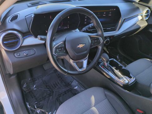 Used 2024 Chevrolet Trax LT w/ Driver Confidence Package image 12