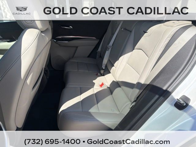 Used 2021 Cadillac XT4 Luxury w/ Cold Weather Package FWD image 13