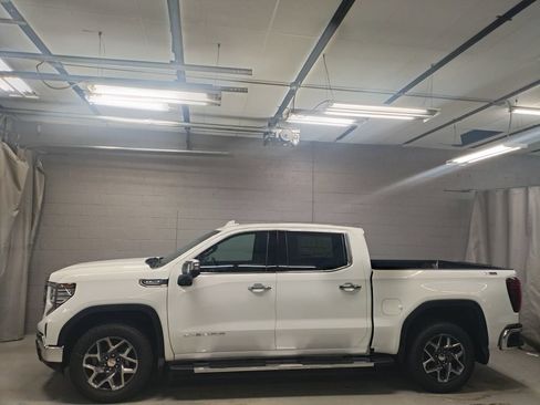 New 2026 GMC Sierra 1500 SLT w/ SLT Premium Plus Package AWD/4WD image 14