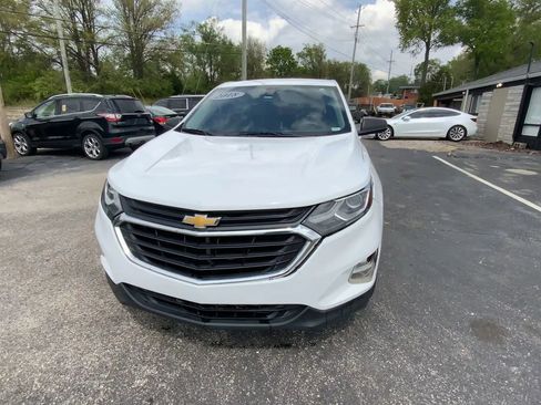 Used 2018 Chevrolet Equinox LS FWD image 3