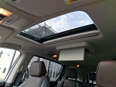 Used 2025 Honda Odyssey Elite image 15