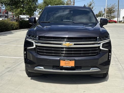 Used 2023 Chevrolet Suburban LT image 8