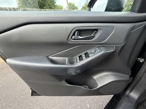 Used 2024 Nissan Rogue S AWD/4WD image 22