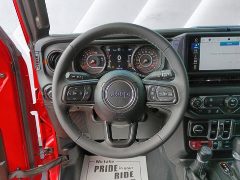 Used 2026 Jeep Gladiator Mojave AWD/4WD image 13