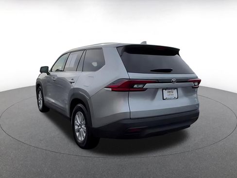 Used 2025 Toyota Grand Highlander FWD image 11