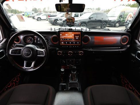 Used 2023 Jeep Gladiator Mojave w/ Trailer Tow Package image 28