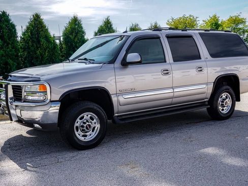 Used 2005 GMC Yukon XL 2500 SLT w/ SLT Preferred Equipment Group image 3