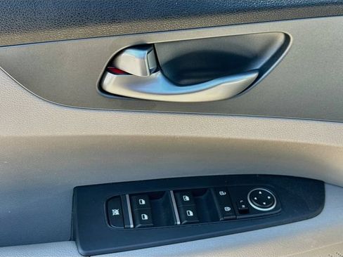 Used 2021 Kia Forte LXS FWD image 14