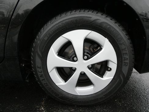 Used 2015 Toyota Prius Four image 32