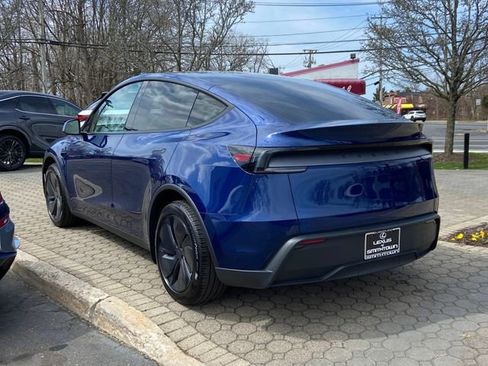 Used 2026 Tesla Model Y 2WD image 7