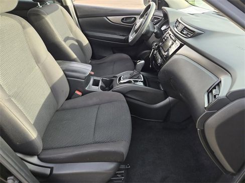 Used 2018 Nissan Rogue Sport S image 15