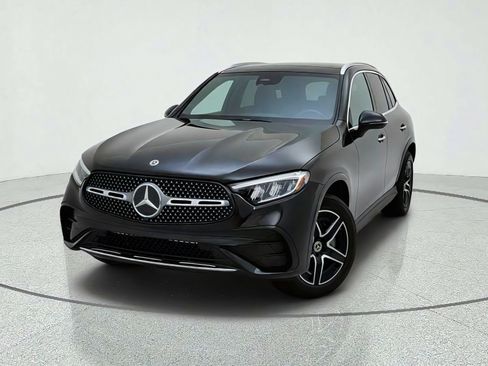 Used 2026 Mercedes-Benz GLC 300 4MATIC image 2