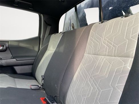 Used 2021 Toyota Tacoma TRD Off-Road image 13