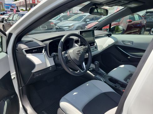 Used 2025 Toyota Corolla XSE FWD image 19