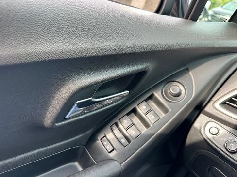Used 2017 Chevrolet Trax LS FWD image 13