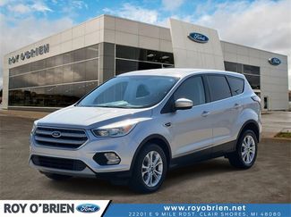 Used 2017 Ford Escape SE w/ SE Cold Weather Package image 1