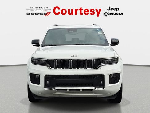 Certified 2024 Jeep Grand Cherokee Overland w/ Trailer Tow Package AWD/4WD image 9