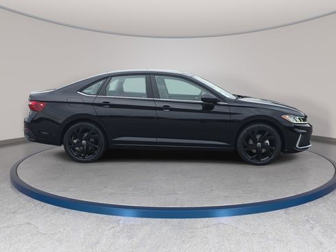 New 2026 Volkswagen Jetta SE image 4