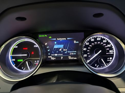 Used 2018 Toyota Camry XLE FWD image 19