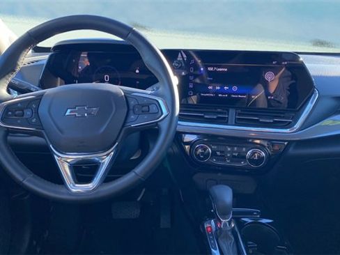 Certified 2024 Chevrolet Trax ACTIV w/ Driver Confidence Package image 9