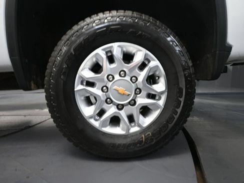 Used 2025 Chevrolet Silverado 3500 LT w/ Safety Package AWD/4WD image 13