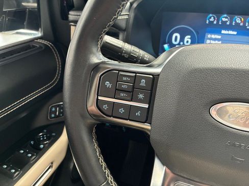 Used 2023 Ford Expedition Platinum AWD/4WD image 25