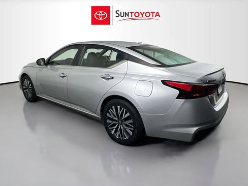 Used 2024 Nissan Altima 2.5 SV FWD image 6