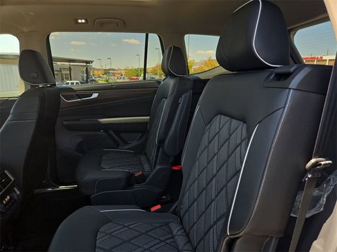 New 2025 Volkswagen Atlas SEL Premium R-Line image 15