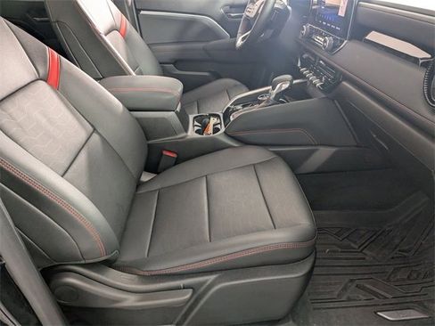 Used 2023 Chevrolet Colorado Z71 w/ Z71 Convenience Package 2 image 33